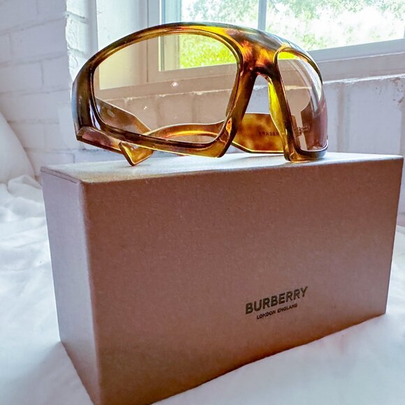 ASOB (As Seen on Bono @ Sphere) Burberry Auden Havana Sunglasses - Picture 1 of 5